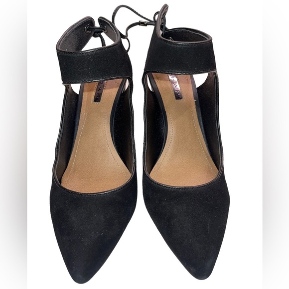 Tahari - black suede Sling-back pump - size 6.5 M - Picture 2 of 7